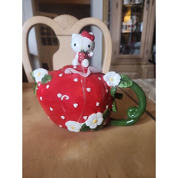Blue Sky Clayworks Hello Kitty Sweet Strawberry Teapot - Picture 1 of 6